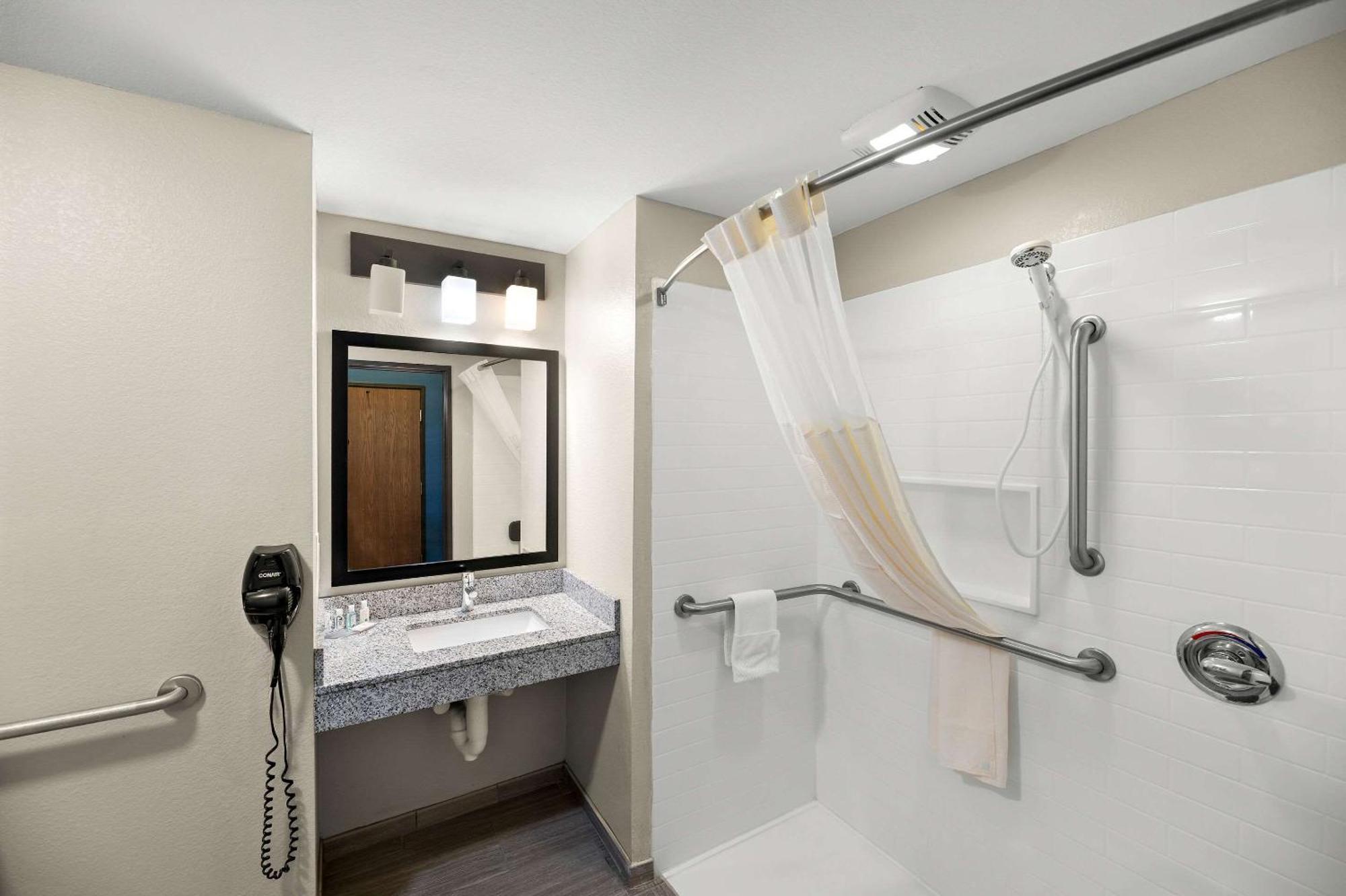 Quality Inn & Suites Big Spring Buitenkant foto