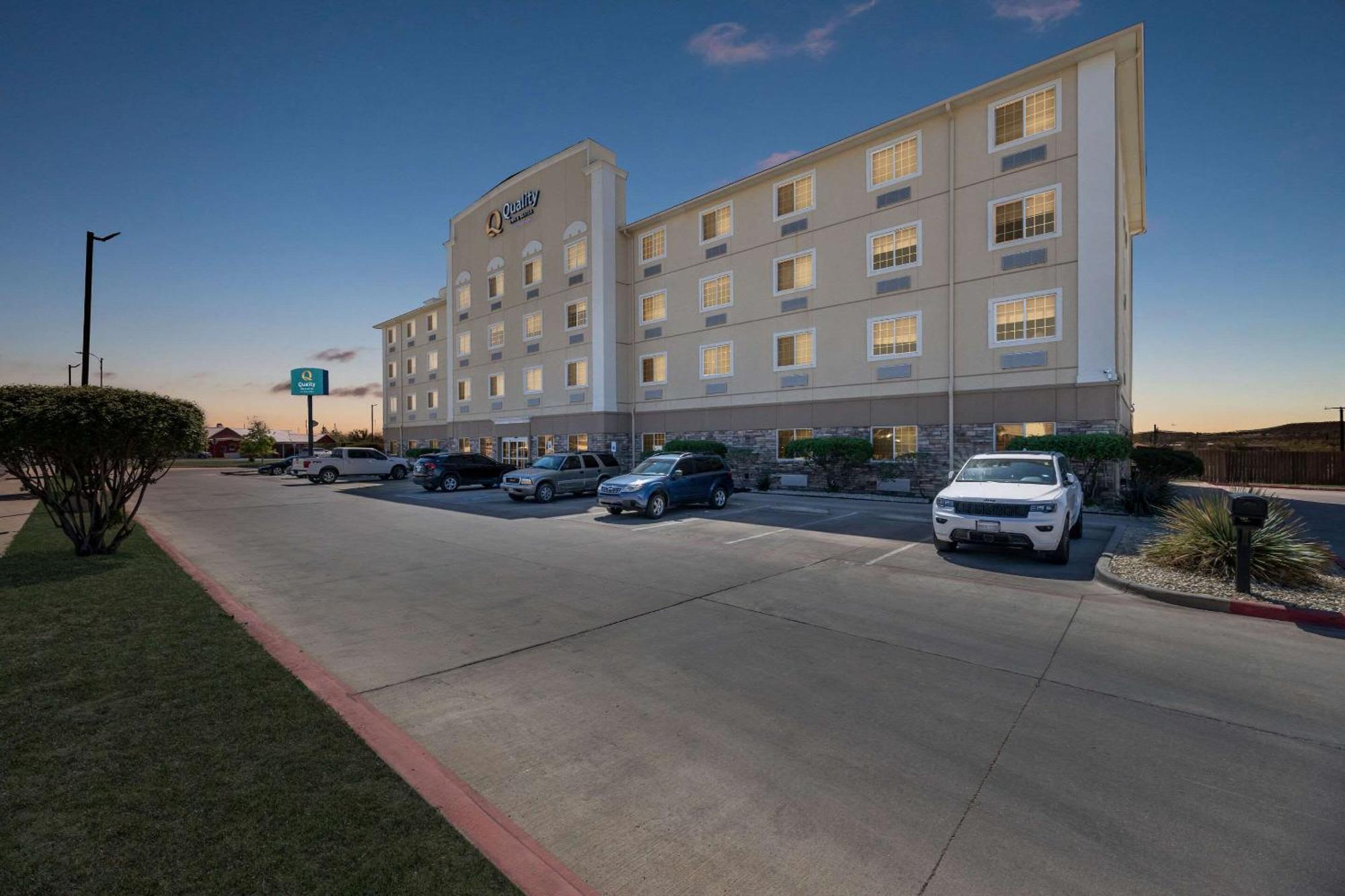 Quality Inn & Suites Big Spring Buitenkant foto